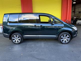 2013 Mitsubishi DELICA - Thumbnail