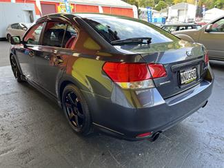 2010 Subaru Legacy - Thumbnail