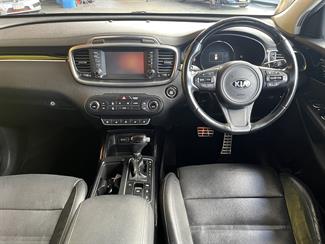 2017 Kia Sorento - Thumbnail