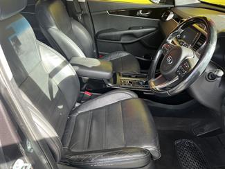2017 Kia Sorento - Thumbnail