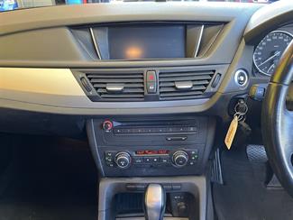 2011 BMW X1 - Thumbnail