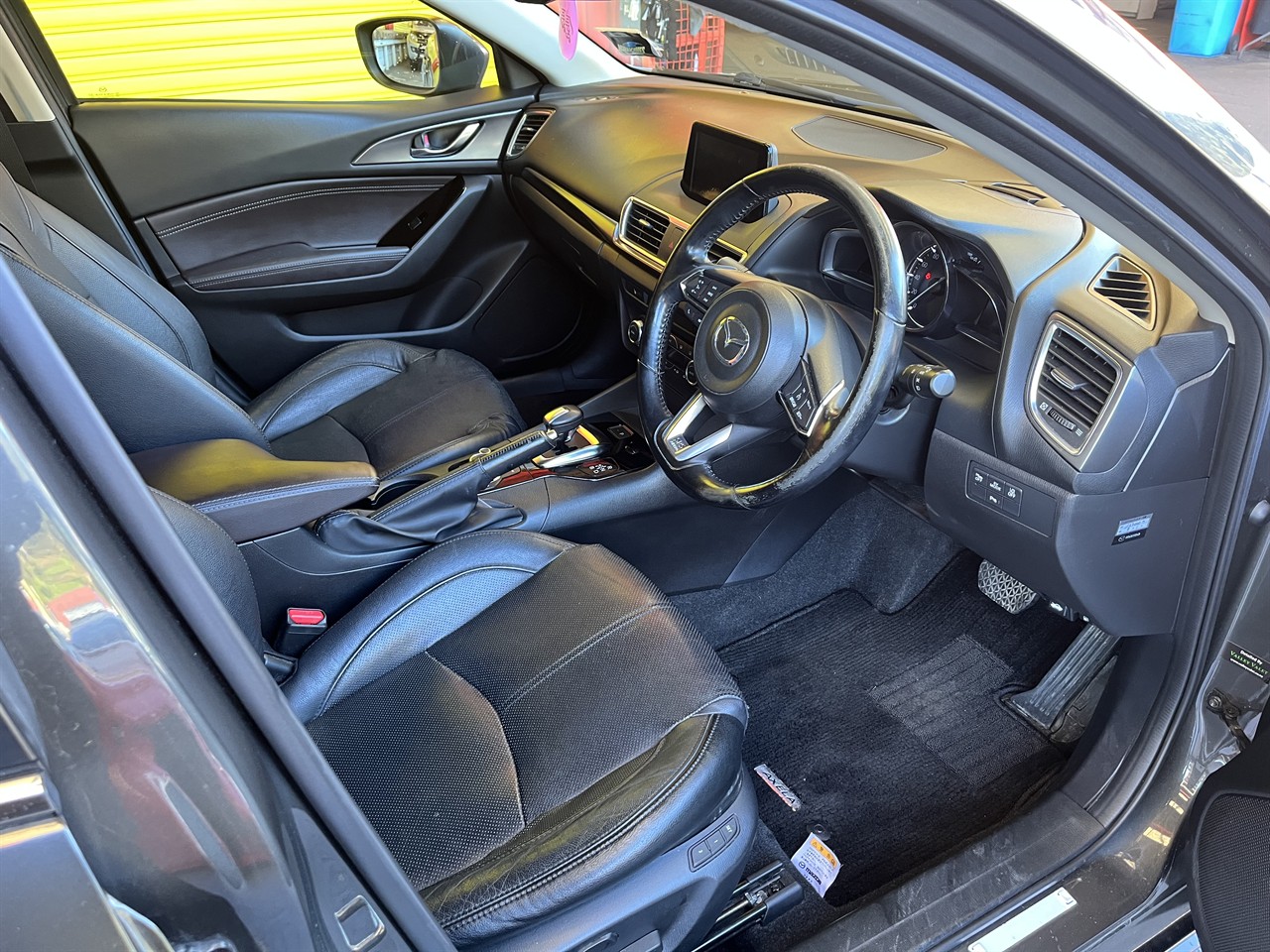 2017 Mazda Axela