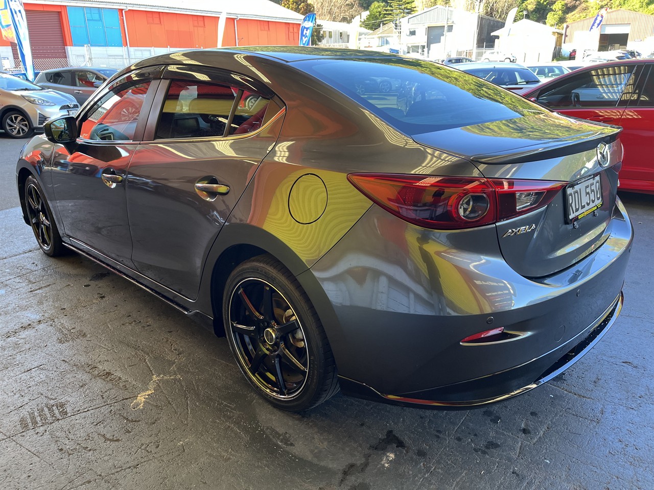 2017 Mazda Axela