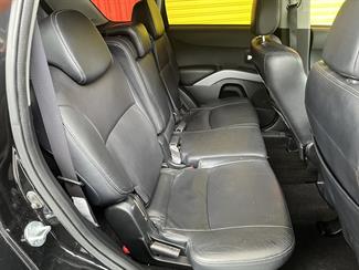 2006 Mitsubishi Outlander - Thumbnail