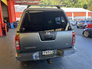 2010 Nissan Navara - Thumbnail