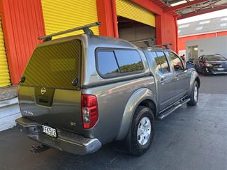 2010 Nissan Navara - Thumbnail