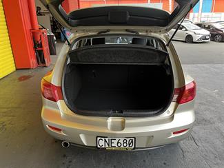 2005 Mazda MAZDA3 - Thumbnail