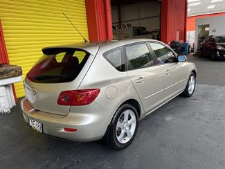 2005 Mazda MAZDA3 - Thumbnail