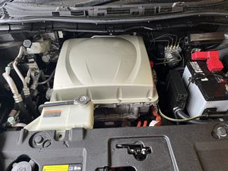 2017 Nissan LEAF - Thumbnail