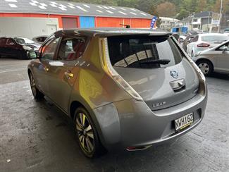 2017 Nissan LEAF - Thumbnail