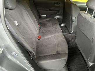 2017 Nissan LEAF - Thumbnail
