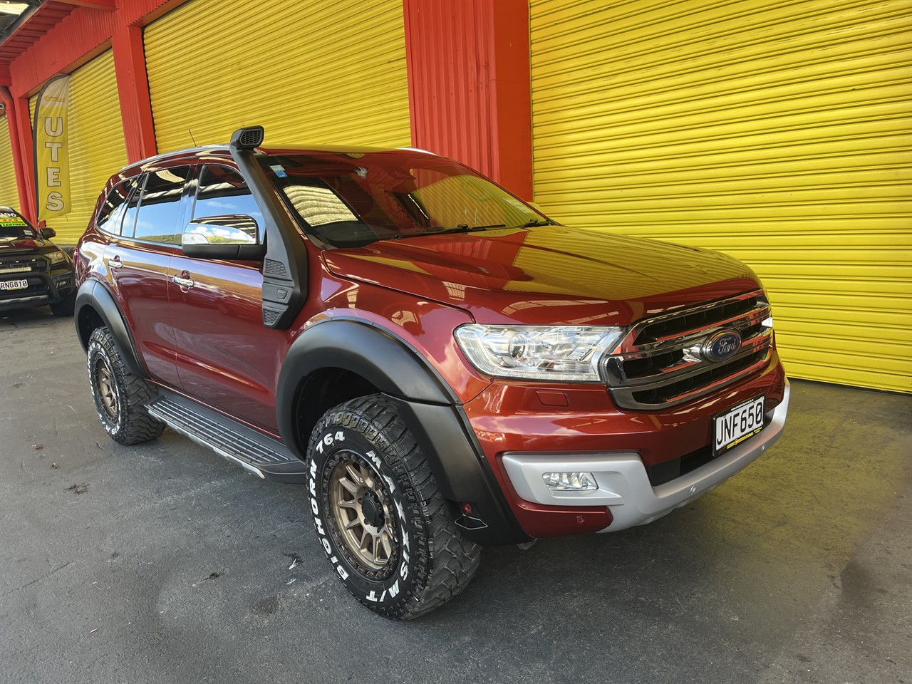 2016 Ford Everest
