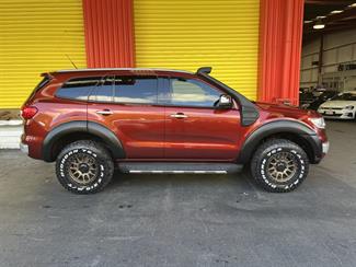 2016 Ford Everest - Thumbnail