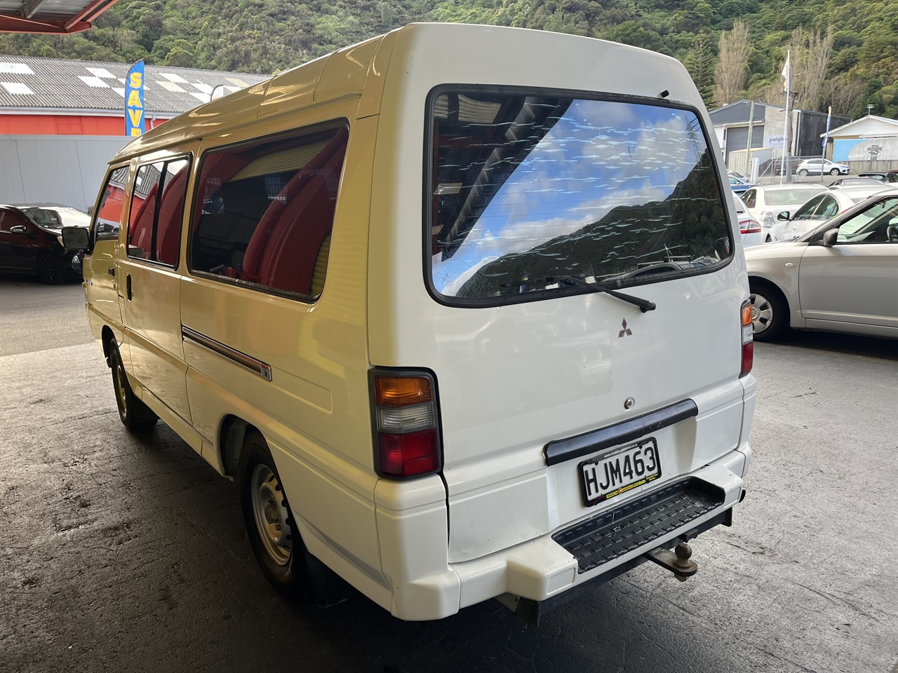 2014 Mitsubishi l300