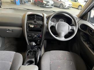 2004 Hyundai Santa Fe - Thumbnail