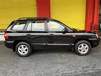 2004 Hyundai Santa Fe - Thumbnail