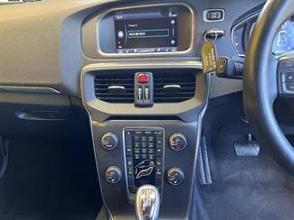 2013 Volvo v40 - Thumbnail