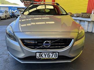 2013 Volvo v40 - Thumbnail