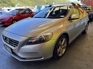 2013 Volvo v40 - Thumbnail