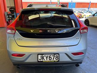 2013 Volvo v40 - Thumbnail