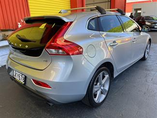 2013 Volvo v40 - Thumbnail