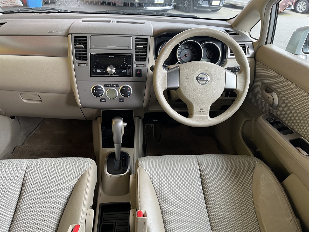 2004 Nissan Tiida