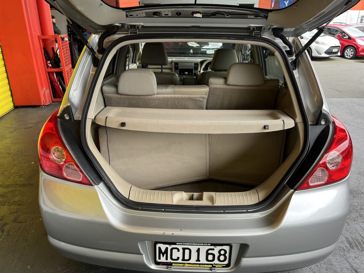 2004 Nissan Tiida