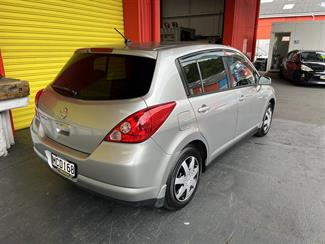 2004 Nissan Tiida - Thumbnail