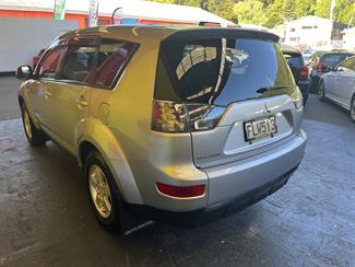 2007 Mitsubishi Outlander - Thumbnail