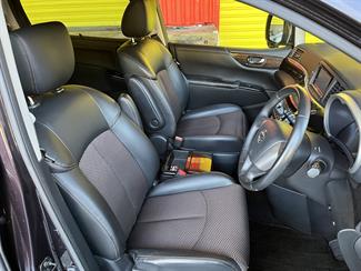 2012 Nissan ELGRAND - Thumbnail