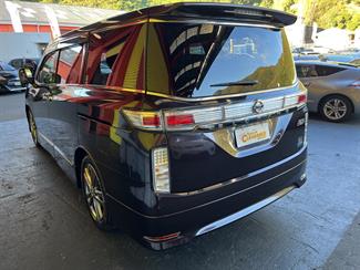 2012 Nissan ELGRAND - Thumbnail