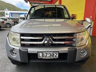 2007 Mitsubishi Pajero - Thumbnail
