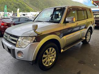 2007 Mitsubishi Pajero - Thumbnail