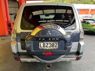 2007 Mitsubishi Pajero - Thumbnail