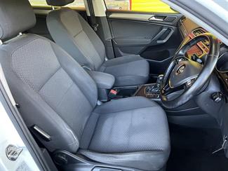 2018 Volkswagen Tiguan - Thumbnail