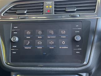 2018 Volkswagen Tiguan - Thumbnail