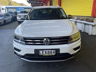 2018 Volkswagen Tiguan - Thumbnail
