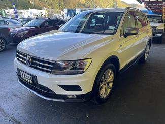 2018 Volkswagen Tiguan - Thumbnail