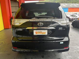 2012 Toyota Estima - Thumbnail