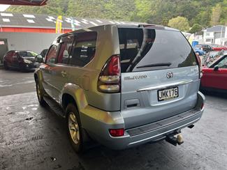 2006 Toyota Landcruiser - Thumbnail
