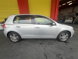 2009 Volkswagen Golf - Thumbnail