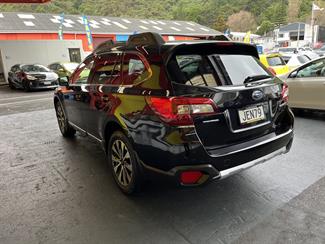 2015 Subaru Outback - Thumbnail