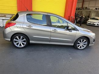 2013 Peugeot 308 - Thumbnail