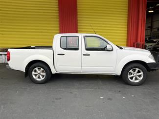 2014 Nissan Navara - Thumbnail