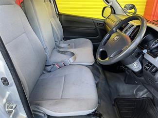 2007 Toyota Hiace - Thumbnail