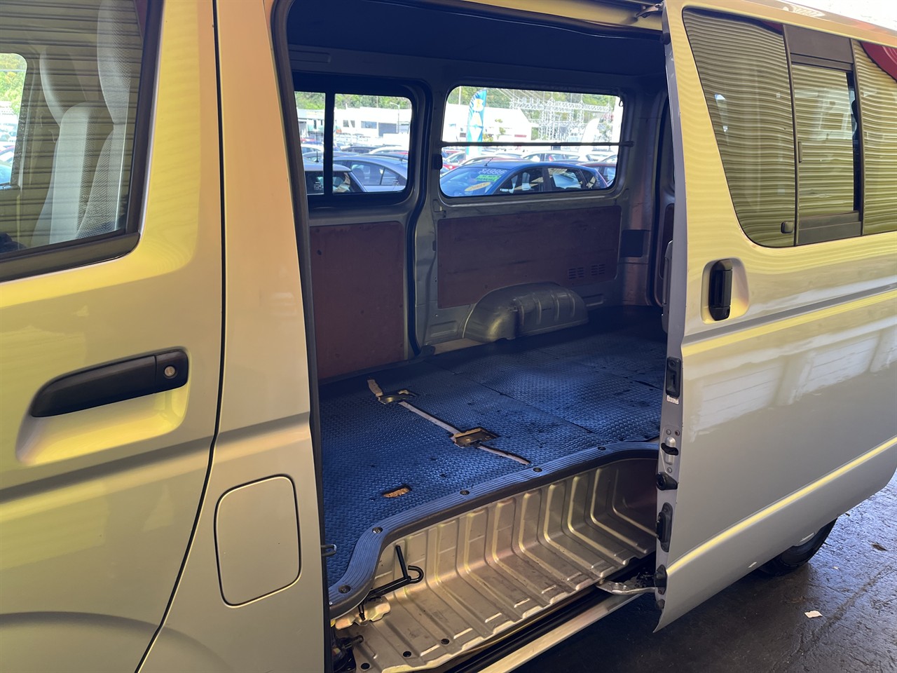 2007 Toyota Hiace