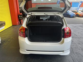 2005 Toyota Corolla - Thumbnail