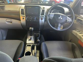 2010 Mitsubishi challenger - Thumbnail