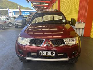 2010 Mitsubishi challenger - Thumbnail