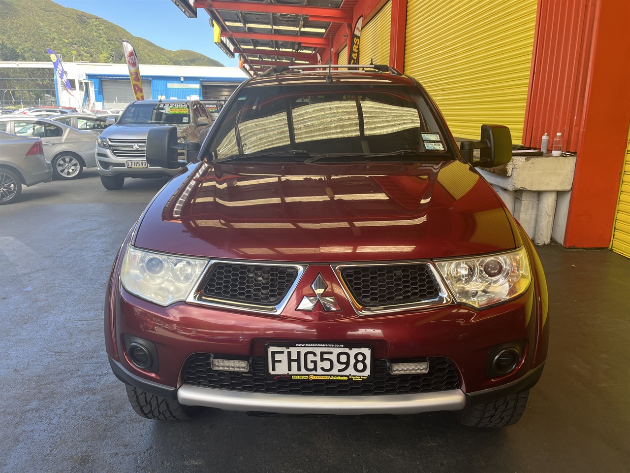 2010 Mitsubishi challenger